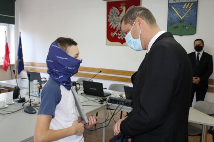 Wręczenie wyróżnień przez władze samorządowe
